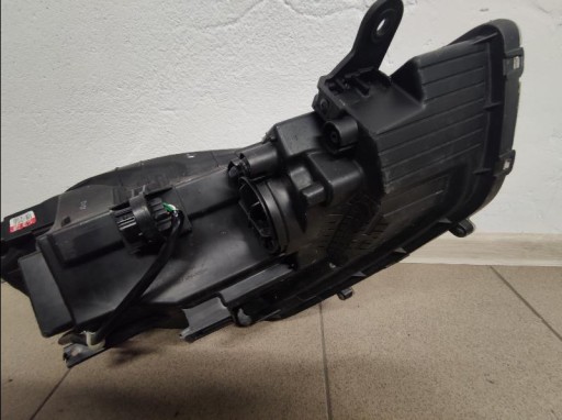 LAMPA FAR PREDNJA STRANA HYUNDAI IX20 92101-1KXXX 9PIN