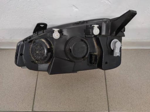 LAMPA FAR PREDNJA STRANA LADA NIVA SAMARA LAMPA FAR PREDNJA STRANA LADA NIVA SAMARA