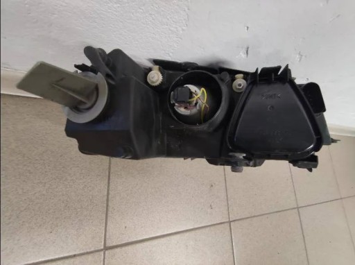 LAMPA FAR PREDNJA STRANA VW PASSAT B5 REDIZAJN 01-05