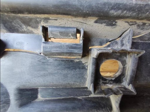 GREDA ABSORBER BRANIKA ZADNJA  STRANA VOLVO S60 REDIZAJN