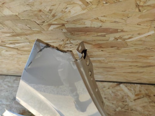 BLATOBRAN PREDNJA STRANA PEUGEOT PARTNER IV BERLINGO