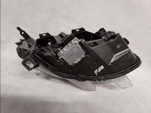 LAMPA FAR PREDNJA STRANA CITROEN JUMPY III 16- XENON