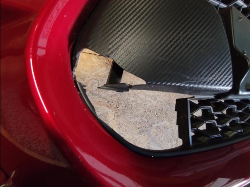 BRANIK PREDNJA STRANA SUZUKI SWIFT MK8 SPORT BRANIK PREDNJA STRANA SUZUKI SWIFT MK8 SPORT