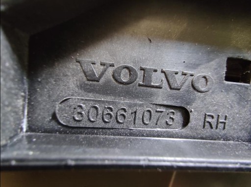 POKLOPAC NOSAČ BRAVA VOLVO S80 II V70 III DESNA STRANA