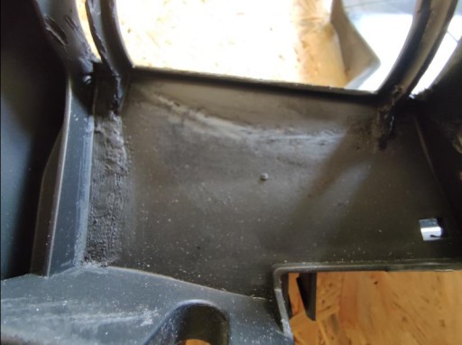 POKLOPAC NOSAČ BRAVA VOLVO S80 II V70 III DESNA STRANA