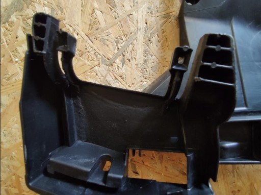 POKLOPAC NOSAČ BRAVA VOLVO S80 II V70 III DESNA STRANA