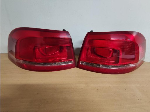 LAMPA FAR ZADNJA  ZADNJI VW PASSAT B7 KARAVAN 3AF945 L+D
