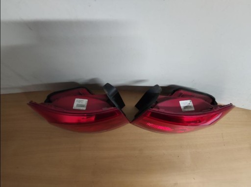 LAMPA FAR ZADNJA  ZADNJI VW PASSAT B7 KARAVAN 3AF945 L+D