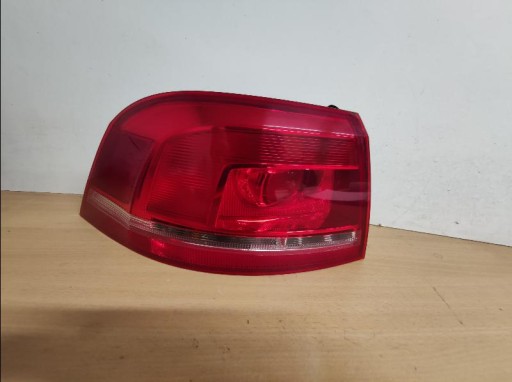 LAMPA FAR ZADNJA  ZADNJI VW PASSAT B7 KARAVAN 3AF945 L+D