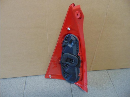 LAMPA FAR ZADNJA  STRANA PEUGEOT 107 DESNA