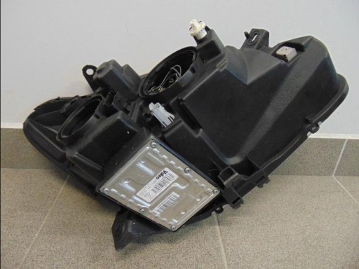 CITROEN C5 C-5 XENON LIJEVA STRANA LAMPA FAR PREDNJA CITROEN C5 C-5 XENON LIJEVA STRANA LAMPA FAR PREDNJA