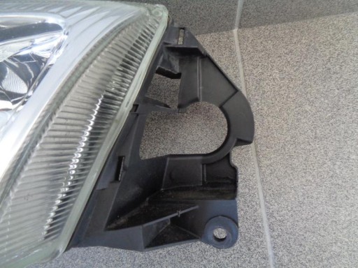 NISSAN ALMERA N16 00-02 LAMPA FAR PREDNJA STRANA NISSAN ALMERA N16 00-02 LAMPA FAR PREDNJA STRANA