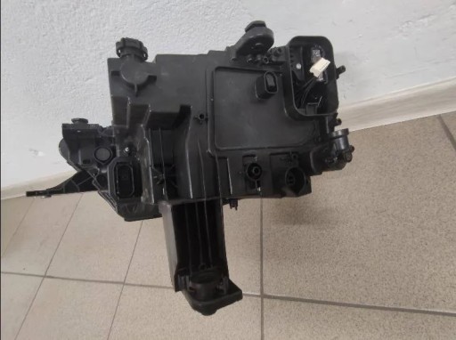 LAMPA FAR PREDNJA STRANA FORD TOURNEO CONNECT FULL LED