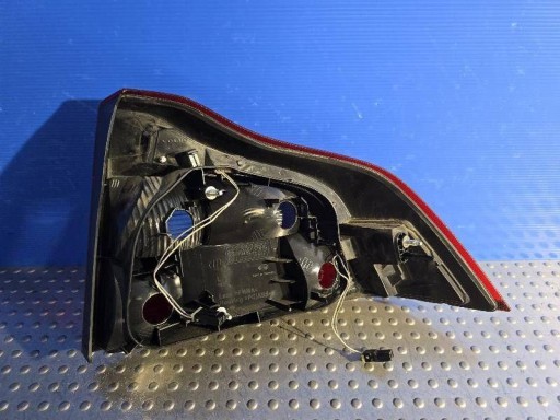 VOLVO S80 II REDIZAJN LED LAMPA FAR ZADNJA  ZADNJI LIJEVA STRANA OŠTEĆENA KROM OK