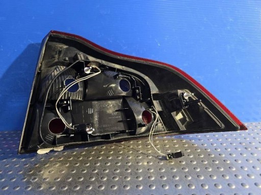 VOLVO S80 II REDIZAJN LED LAMPA FAR ZADNJA  ZADNJI LIJEVA STRANA OŠTEĆENA KROM OK