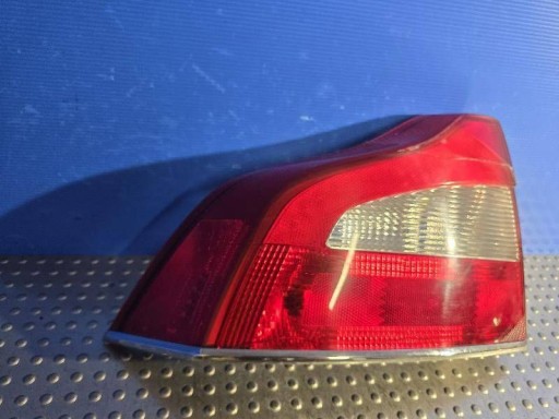 VOLVO S80 II REDIZAJN LED LAMPA FAR ZADNJA  ZADNJI LIJEVA STRANA OŠTEĆENA KROM OK