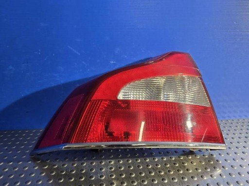 VOLVO S80 II REDIZAJN LED LAMPA FAR ZADNJA  ZADNJI LIJEVA STRANA OŠTEĆENA KROM OK