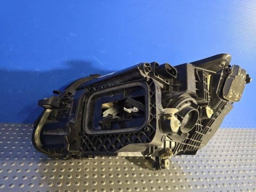 MERCEDES-BENZ C W205 PERFORMANCE A2059066806 LAMPA FAR PREDNJA STRANA DESNA