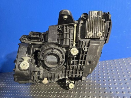 MERCEDES-BENZ C W205 PERFORMANCE A2059066806 LAMPA FAR PREDNJA STRANA DESNA