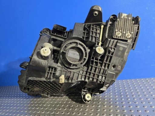 MERCEDES-BENZ C W205 PERFORMANCE A2059066806 LAMPA FAR PREDNJA STRANA DESNA