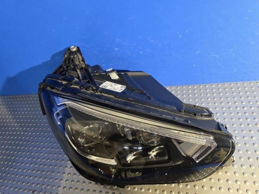MERCEDES-BENZ E W213 REDIZAJN MULTIBEAM A2139061605 LAMPA FAR PREDNJA STRANA DESNA