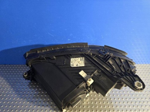 MERCEDES-BENZ E W213 REDIZAJN MULTIBEAM A2139061605 LAMPA FAR PREDNJA STRANA DESNA