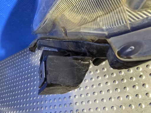 TOYOTA HILUX VIII REDIZAJN OBIČNA LAMPA FAR PREDNJA STRANA DESNA TOYOTA HILUX VIII REDIZAJN OBIČNA LAMPA FAR PREDNJA STRANA DESNA