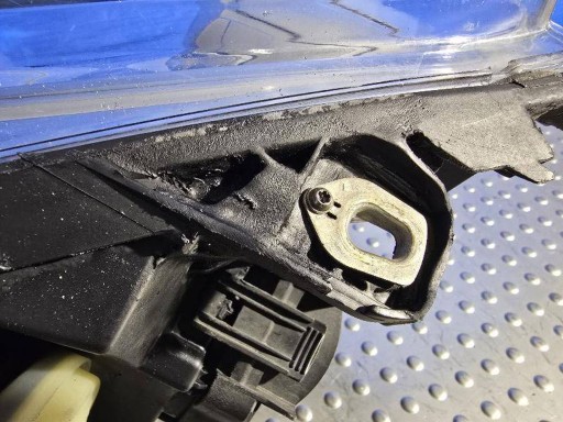 MERCEDES-BENZ B W245 05- A1698207861 LAMPA FAR PREDNJA STRANA DESNA LEČA