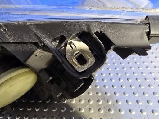 MERCEDES-BENZ B W245 05- A1698207861 LAMPA FAR PREDNJA STRANA DESNA LEČA