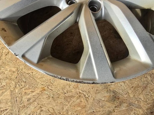 LAND ROVER DISCOVERY V 5 MY42-1007-CA FELGA ALUMINIJSKA 9.5JX21 EH2+ ET49 LAND ROVER DISCOVERY V 5 MY42-1007-CA FELGA ALUMINIJSKA 9.5JX21 EH2+ ET49