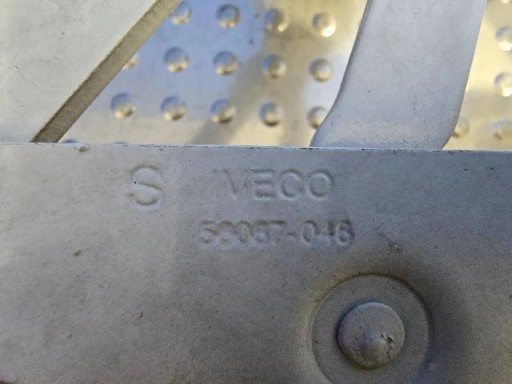 IVECO DAILY 14- 58087046 NOSAČ / ŠKARE HAUBE KOMPLET