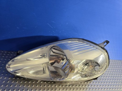 FIAT GRANDE PUNTO LAMPA FAR PREDNJA STRANA LIJEVA