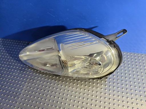 FIAT GRANDE PUNTO LAMPA FAR PREDNJA STRANA LIJEVA