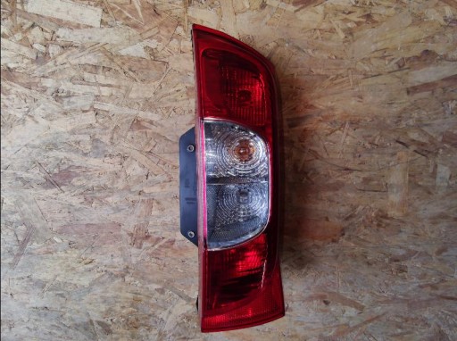 LAMPA FAR ZADNJA  STRANA FIAT FIORINO BIPPER NEMO QUBO