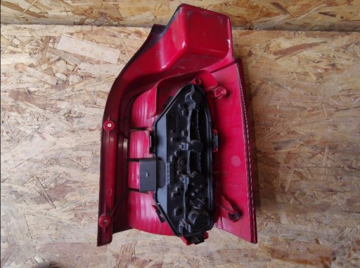 LAMPA FAR ZADNJA STRANA VW CARAVELLE MULTIVAN 7H5945095F LAMPA FAR ZADNJA STRANA VW CARAVELLE MULTIVAN 7H5945095F