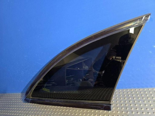 STAKLO BOČNI ZADNJA  ZADNJI STRANA DESNA MERCEDES-BENZ C W205 GODINA 25 A2056707200