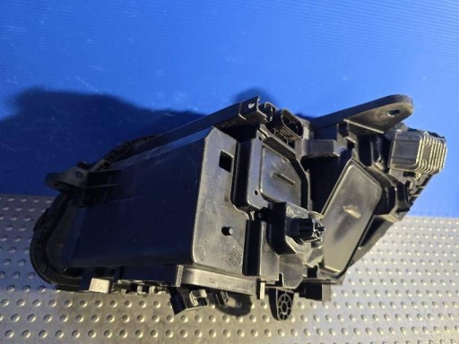 LAMPA FAR PREDNJA STRANA DESNA MERCEDES-BENZ C W205 FULL LED 14- A2059062604