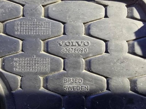 DOLJNA MREŽICA BRANIKA PREDNJEG PREDNJA STRANA DESNA VOLVO XC70 II 08- 30678690