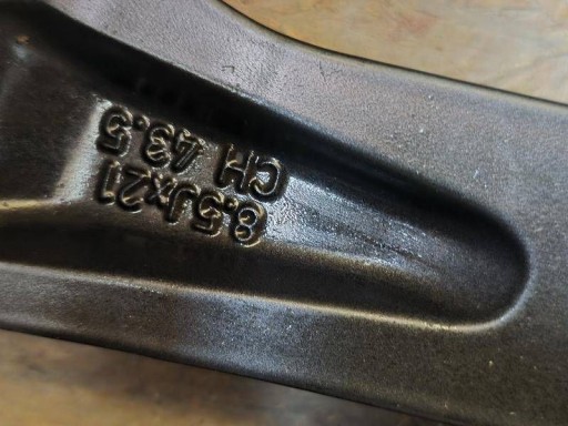 FELGA ALUMINIJSKA 21 LAND ROVER RANGE L405 N9X2DB 8.5JX21 FELGA ALUMINIJSKA 21 LAND ROVER RANGE L405 N9X2DB 8.5JX21