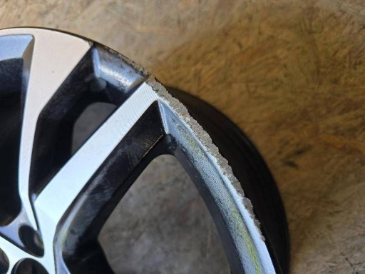 FELGA ALUMINIJSKA 18 VOLVO S60 V60 V90 8JX18H2 ET42 31471482 FELGA ALUMINIJSKA 18 VOLVO S60 V60 V90 8JX18H2 ET42 31471482