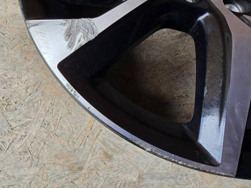 FELGA ALUMINIJSKA 18 VOLVO V60 S60 8JX18H2 ET42 31471482 FELGA ALUMINIJSKA 18 VOLVO V60 S60 8JX18H2 ET42 31471482
