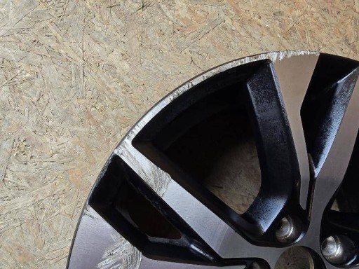 FELGA ALUMINIJSKA 18 VOLVO V60 S60 8JX18H2 ET42 31471482 FELGA ALUMINIJSKA 18 VOLVO V60 S60 8JX18H2 ET42 31471482