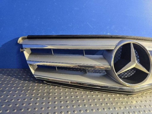 MASKA PREDNJA STRANA MERCEDES-BENZ C W204 C-KLASA A2048800023 MASKA PREDNJA STRANA MERCEDES-BENZ C W204 C-KLASA A2048800023