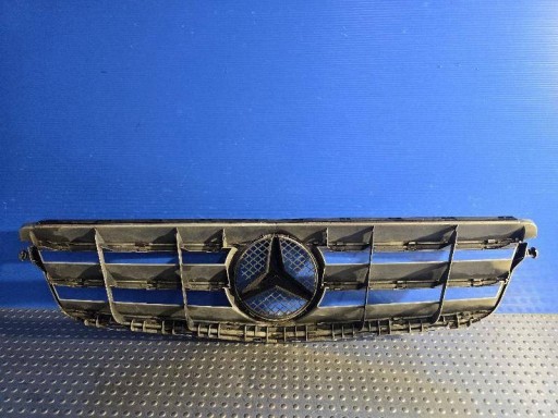MASKA PREDNJA STRANA MERCEDES-BENZ C W204 C-KLASA A2048800023 MASKA PREDNJA STRANA MERCEDES-BENZ C W204 C-KLASA A2048800023
