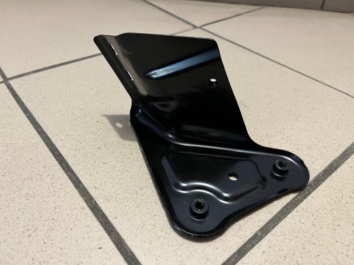 SEAT TOLEDO IV SKODA RAPID NOSAČ BLATOBRANA LIJEVA STRANA