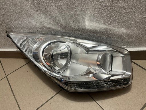 LAMPA FAR PREDNJA STRANA DESNA KIA VENGA 09- 92102-1P000