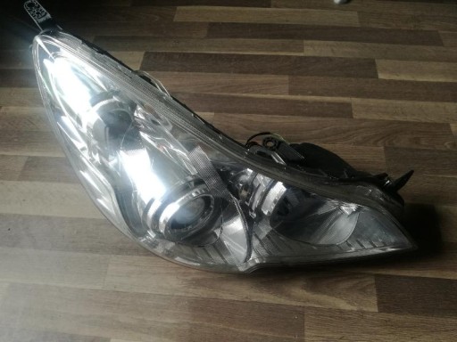 SUBARU LEGACY OUTBACK XENON LAMPA FAR PREDNJA STRANA DESNA