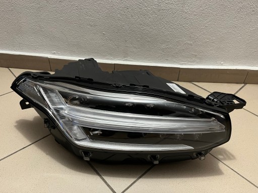 LAMPA FAR PREDNJA STRANA DESNA VOLVO XC90 XC-90 FULL LED 15- 31655708