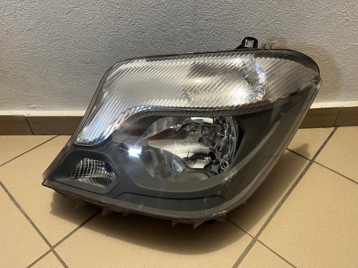 LAMPA FAR PREDNJA STRANA LIJEVA MERCEDES SPRINTER W906 A906 REDIZAJN ZAMJENSKI DIO