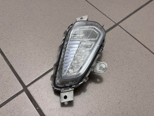 LAMPA FAR MAGLENKA PREDNJA STRANA DESNA VOLVO V40 V-40 II 2 31323116